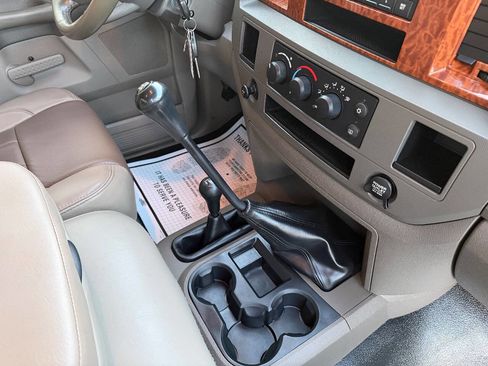 Used 2006 Dodge Ram 2500 Truck SLT image 2