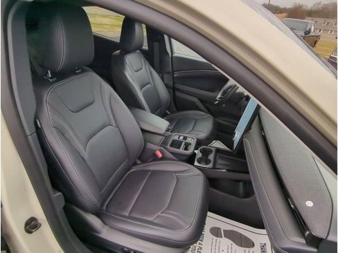 Used 2025 Ford Mustang Mach-E Premium AWD/4WD image 29