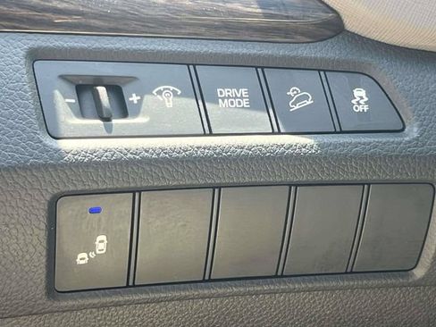 Used 2017 Hyundai Santa Fe Sport FWD image 28