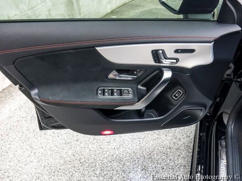 Used 2024 Mercedes-Benz CLA 250 4MATIC image 23