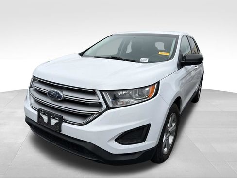Used 2018 Ford Edge SE FWD image 3