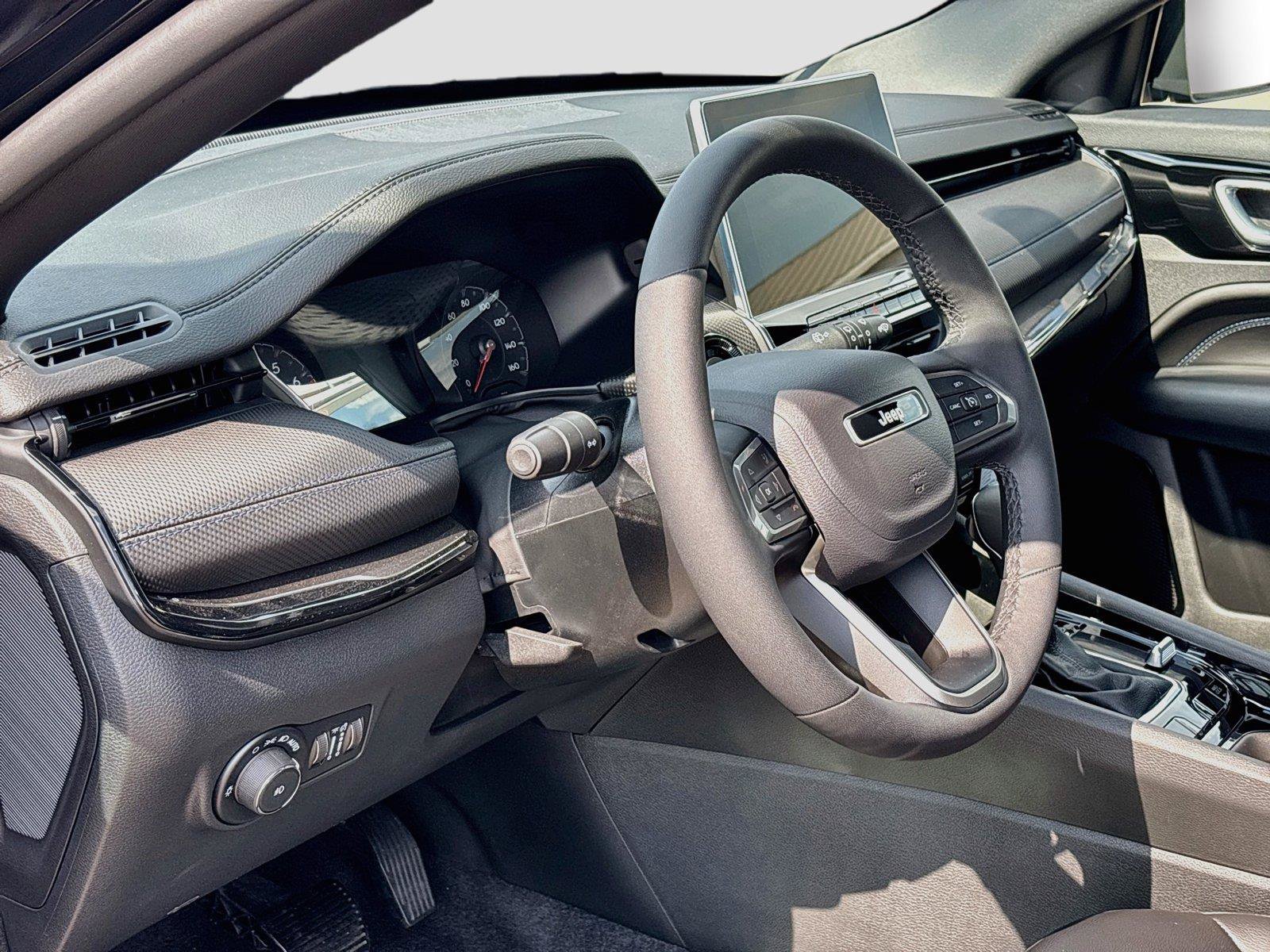 New 2026 Jeep Compass Latitude AWD/4WD image 23
