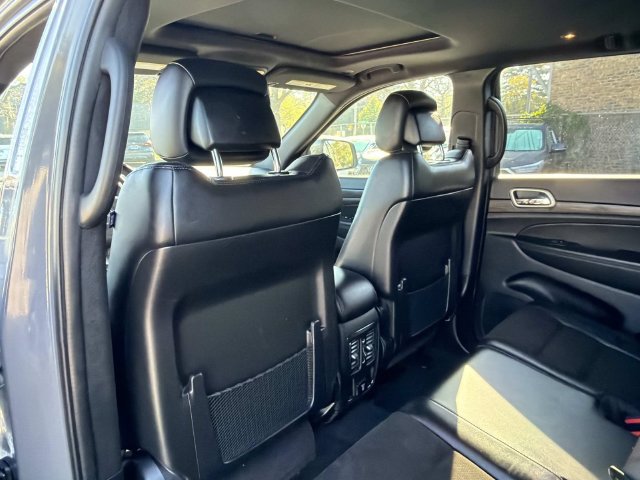 Used 2022 Jeep Grand Cherokee Laredo X AWD/4WD image 24