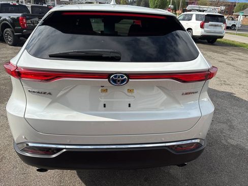 Used 2024 Toyota Venza Limited image 54