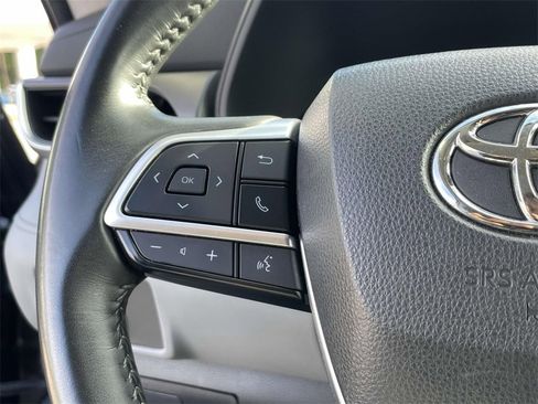 Used 2023 Toyota Highlander LE image 17