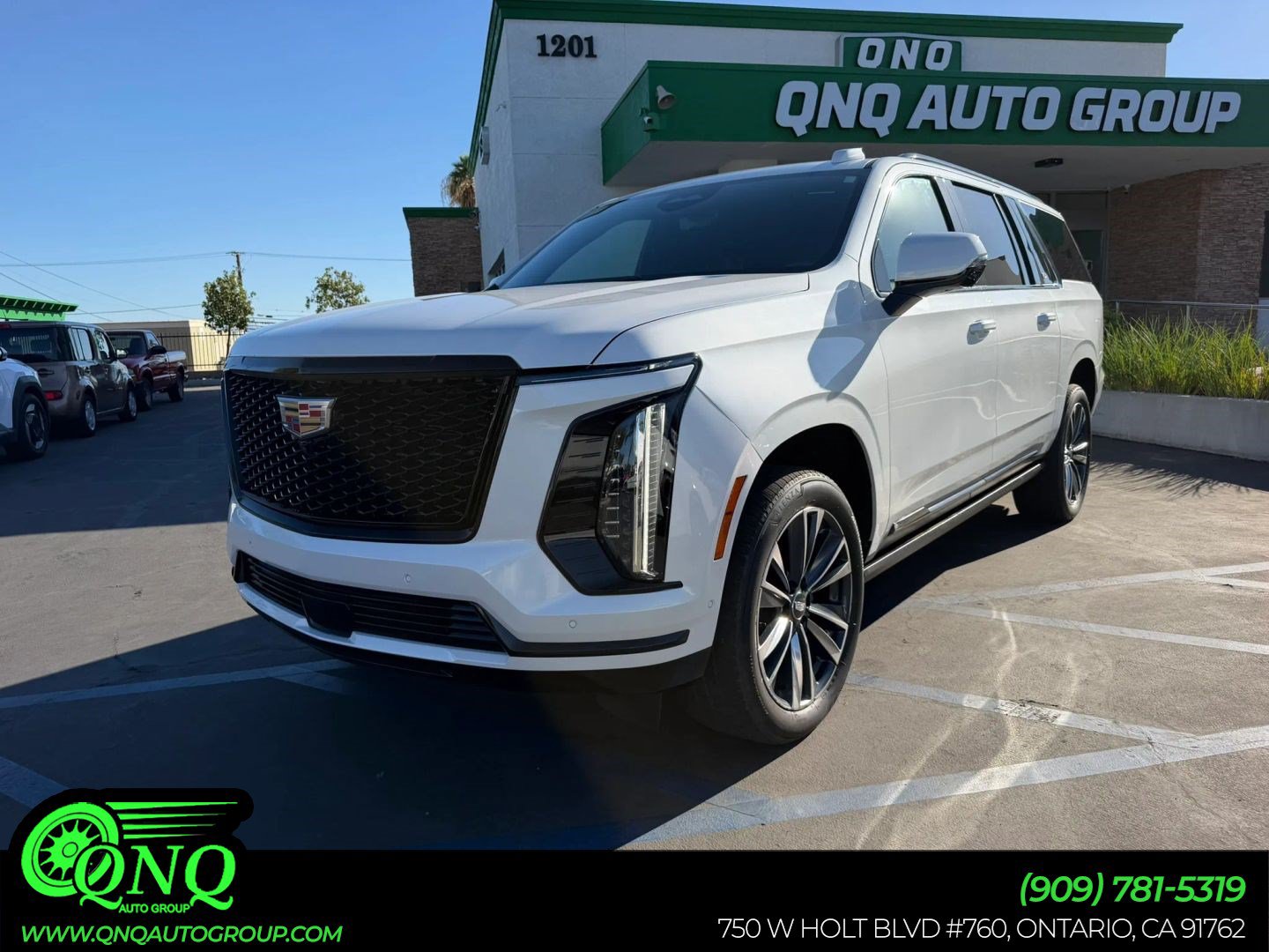 Used 2025 Cadillac Escalade ESV Sport AWD/4WD image 1