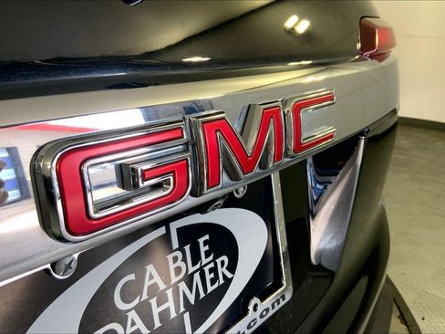 Used 2023 GMC Acadia Denali FWD image 30