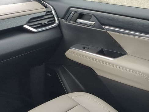 Used 2024 GMC Acadia Elevation w/ Luxury Package image 14