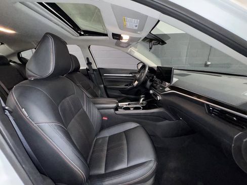 Used 2023 Nissan Altima 2.5 SR w/ SR Premium Package image 11