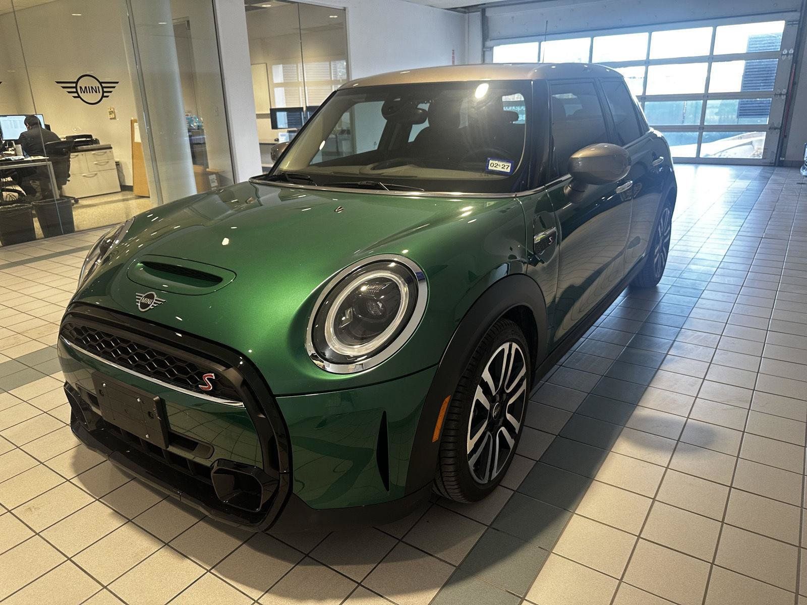 Used 2024 MINI Cooper S FWD image 1