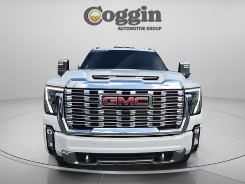 Used 2024 GMC Sierra 3500 Denali w/ Denali Reserve Package image 9