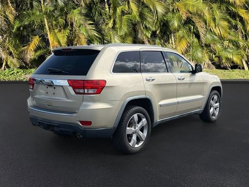Used 2011 Jeep Grand Cherokee Overland AWD/4WD image 4