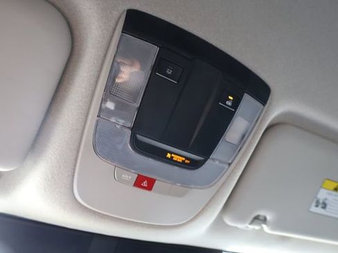 Used 2023 Kia Niro EX image 24