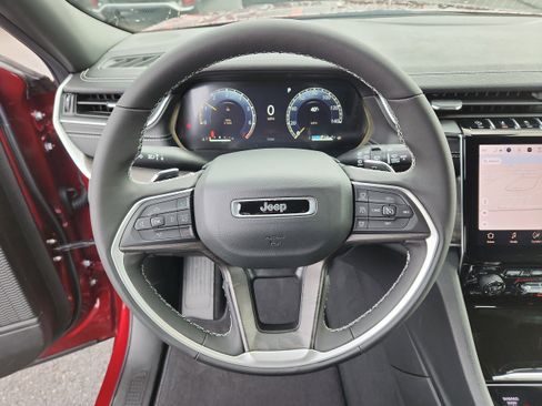 New 2025 Jeep Grand Cherokee L Limited image 18