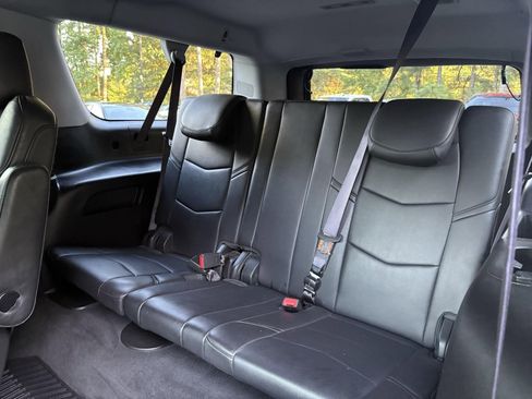 Used 2016 Cadillac Escalade ESV Luxury image 27