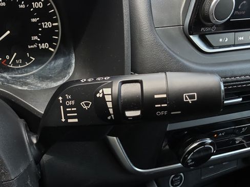 Used 2023 Nissan Rogue S AWD/4WD image 18