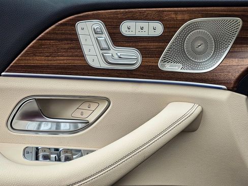 New 2026 Mercedes-Benz GLS 450 4MATIC image 12