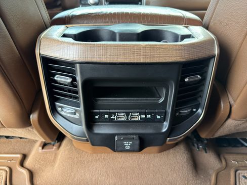 Used 2019 RAM 1500 Limited AWD/4WD image 32
