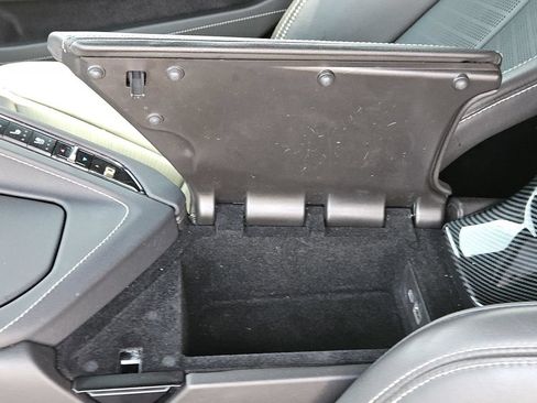 Used 2024 Chevrolet Corvette Stingray Preferred Cpe w/ Z51 Performance Package RWD image 37