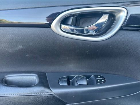 Used 2016 Nissan Sentra SV FWD image 14