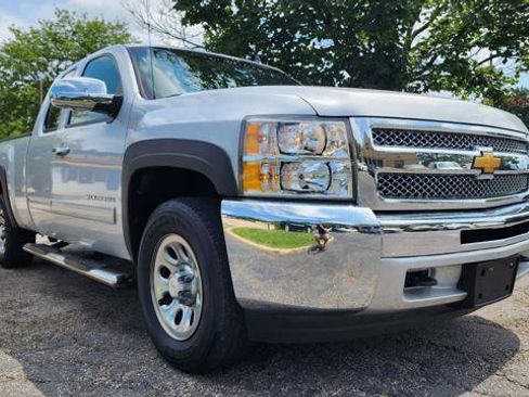 Used 2013 Chevrolet Silverado 1500 LT AWD/4WD image 2