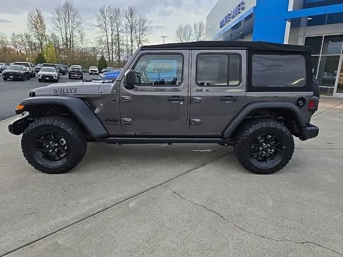 Used 2024 Jeep Wrangler Willys image 2