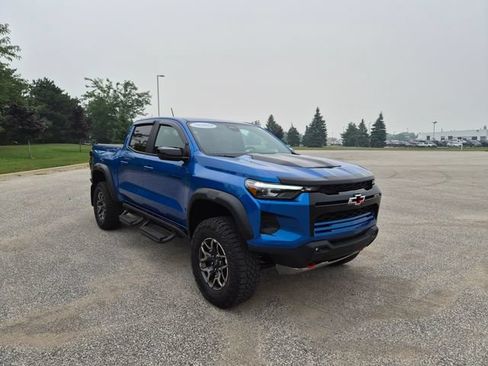 Used 2023 Chevrolet Colorado ZR2 w/ ZR2 Convenience Package III AWD/4WD image 4