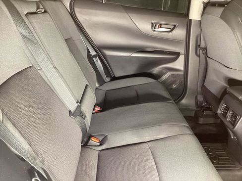 Certified 2024 Toyota Venza LE image 4