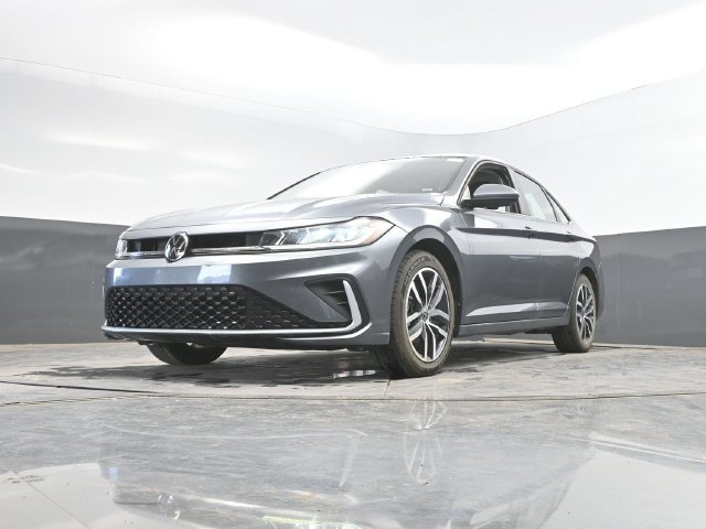 Used 2025 Volkswagen Jetta SE FWD image 44