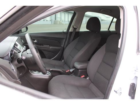 Used 2016 Chevrolet Cruze LT w/ RS Package image 8