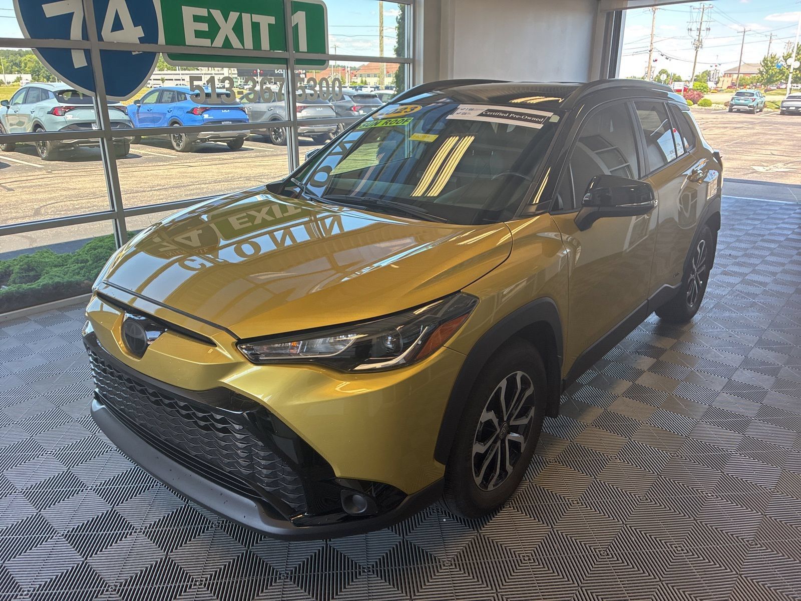 Used 2023 Toyota Corolla Cross AWD Hybrid w/ Moonroof Package image 3