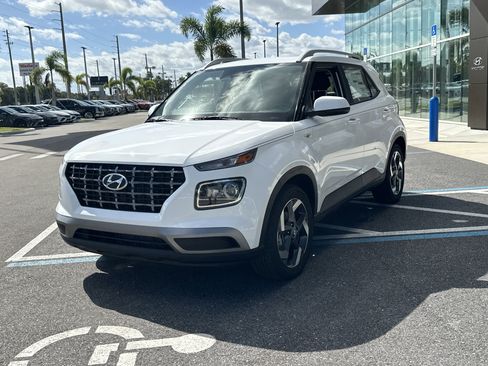New 2026 Hyundai Venue SEL image 2