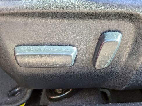 Used 2016 Toyota Camry SE image 25