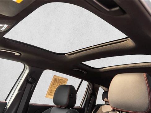 Certified 2026 Mercedes-Benz GLB 250 4MATIC image 13