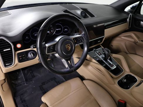 Used 2021 Porsche Cayenne AWD/4WD image 21