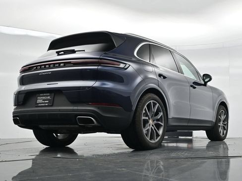 Certified 2024 Porsche Cayenne AWD/4WD image 24
