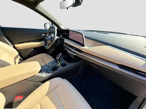 Used 2024 Cadillac XT4 Luxury image 27