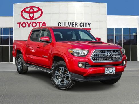 Used 2016 Toyota Tacoma TRD Sport w/ Towing Package image 1