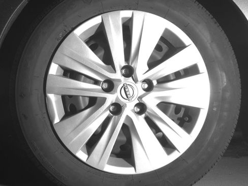 Used 2025 Nissan Sentra S FWD image 12
