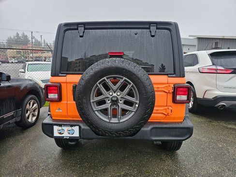 Used 2025 Jeep Wrangler Sport S image 7