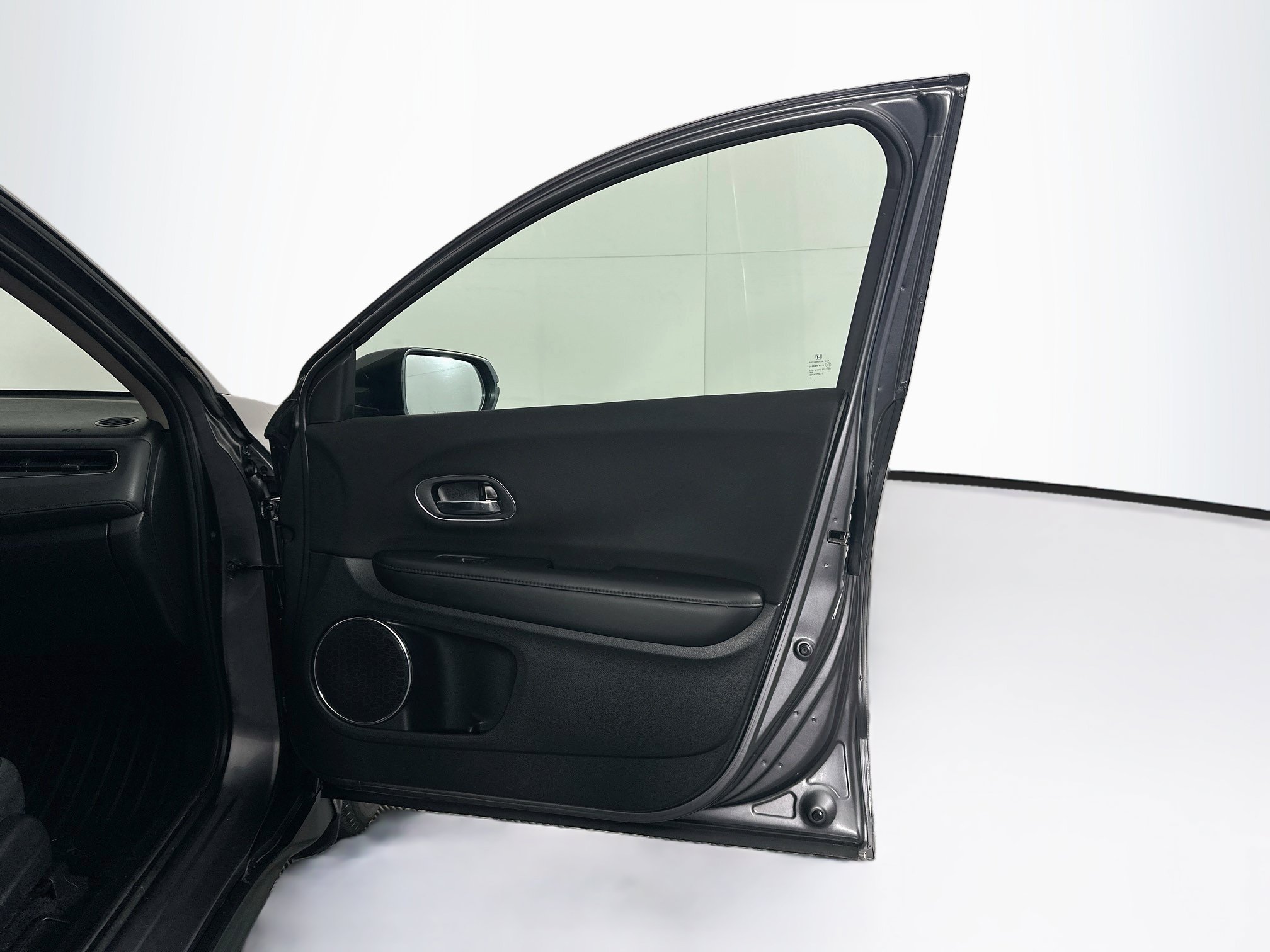 Used 2018 Honda HR-V EX image 32