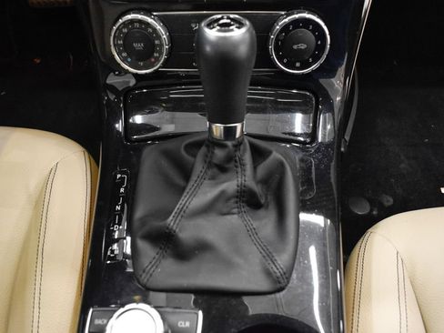 Used 2014 Mercedes-Benz SLK 250 image 27