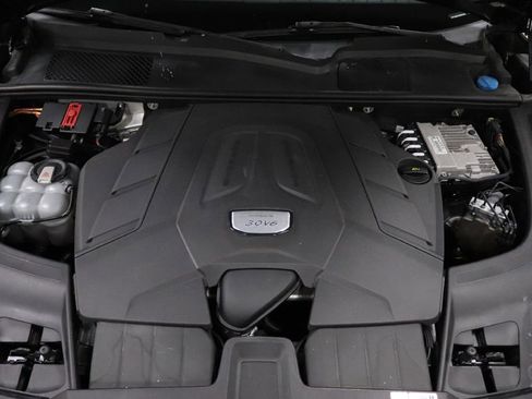 Used 2019 Porsche Cayenne image 26