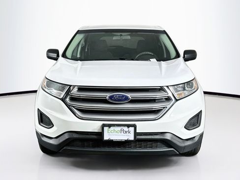 Used 2017 Ford Edge SE FWD image 2