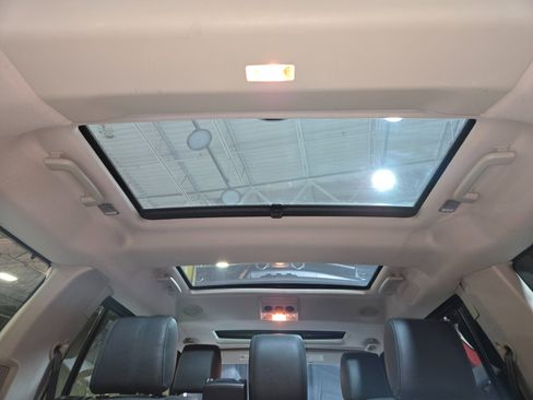 Used 2015 Land Rover LR4 HSE LUX image 9