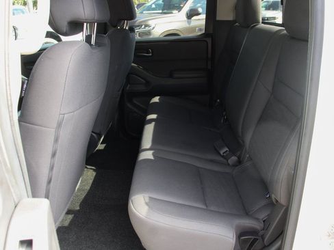 Used 2025 Nissan Frontier S w/ S Utility Package image 32