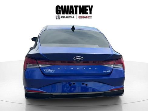 Used 2023 Hyundai Elantra Limited w/ Winter Weather Package FWD image 4