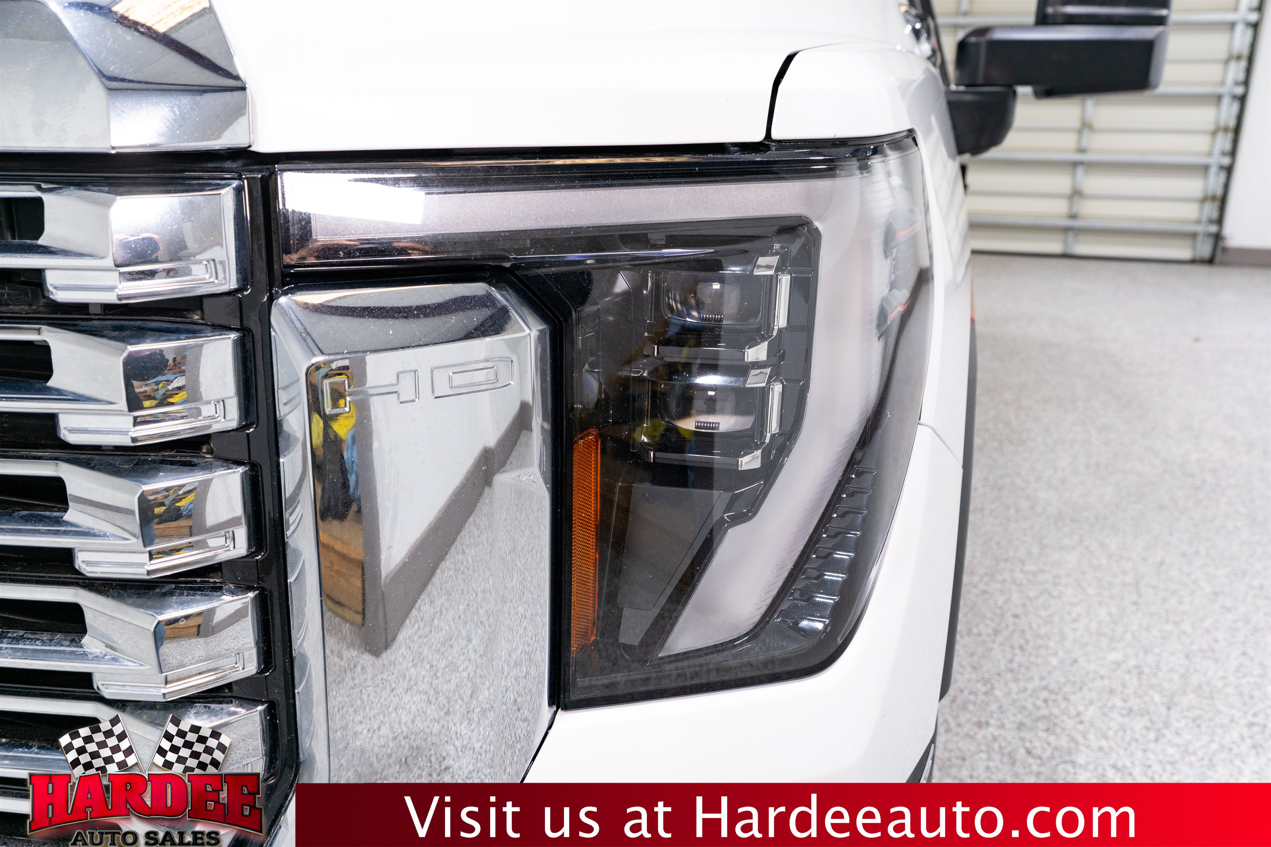 Used 2024 GMC Sierra 3500 Denali AWD/4WD image 8