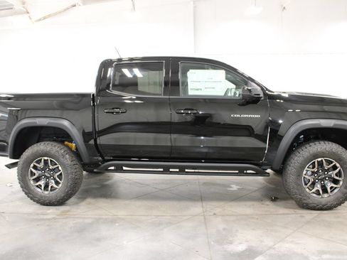 New 2026 Chevrolet Colorado ZR2 w/ Technology Package AWD/4WD image 11