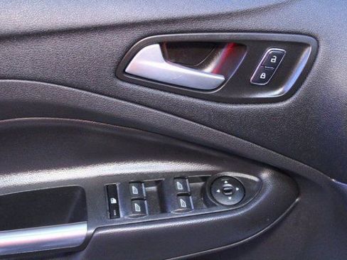 Used 2016 Ford C-MAX Energi SEL image 16